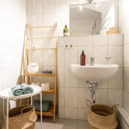 Toni Charming Apartment Im Idyllischem Villenviertel Mit Netflix Dresden Buitenkant foto